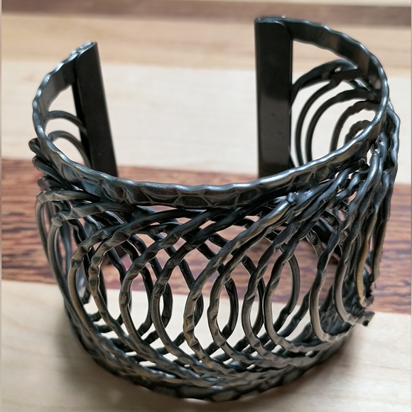 Open Cuff Bracelet Gun Metal - Picture 2 of 12